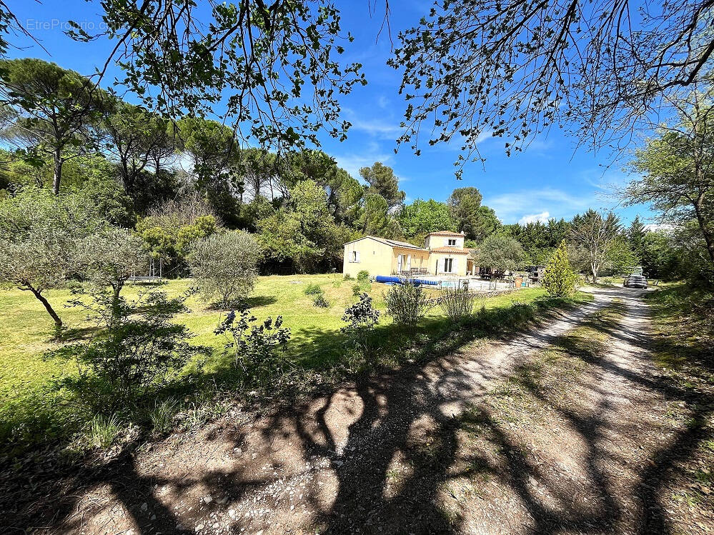 Maison à TOURVES