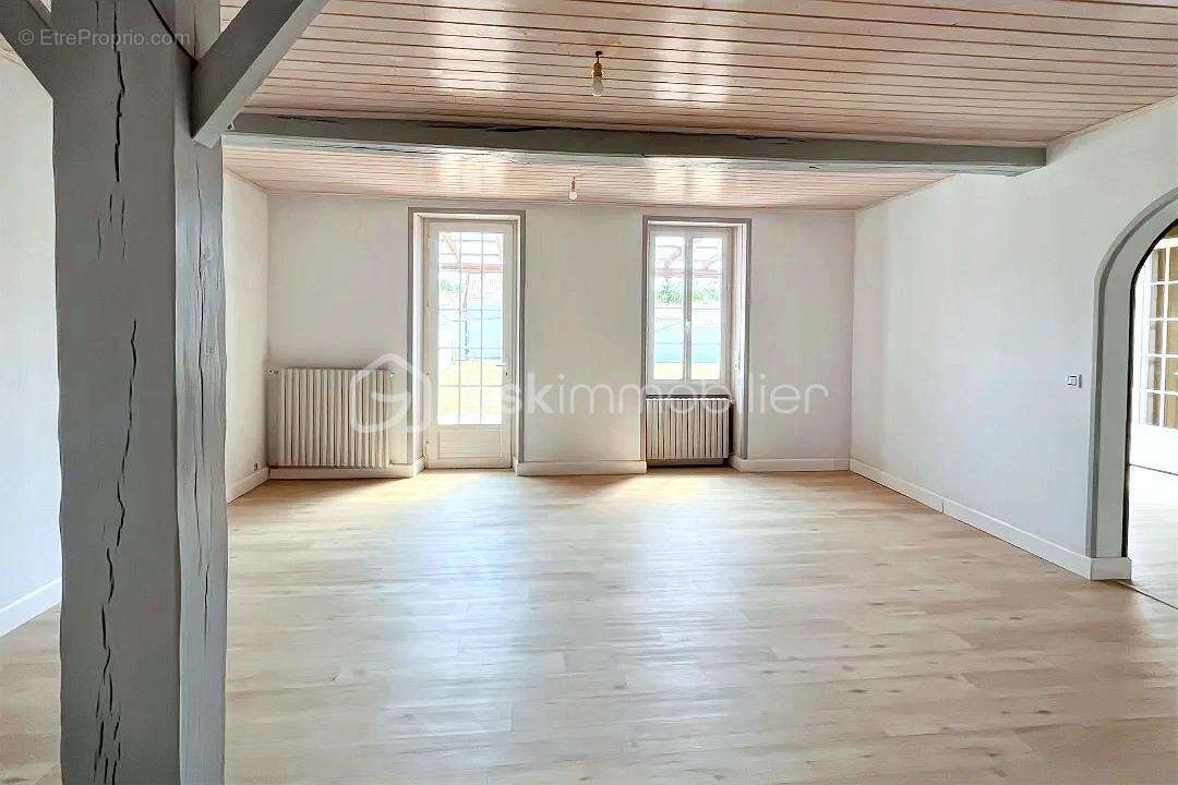 Maison à CORME-ECLUSE