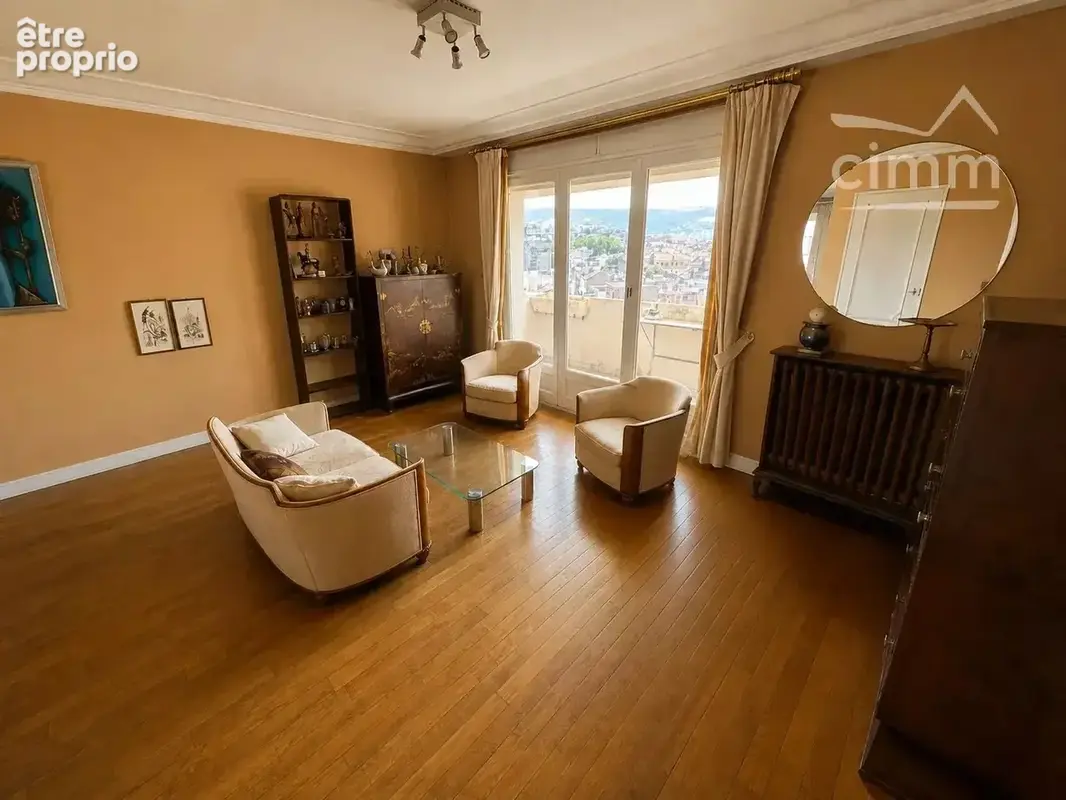 Appartement dernier etage place chavanelle - photo 3