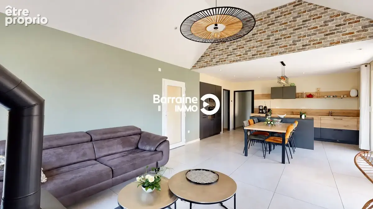 BARRAINE IMMO : Ensemble immobilier de charme - Maisons en pierre rénovées en 2015 - Hangar - 8500m²  de terrain - Réf : PZ00401 - photo 13