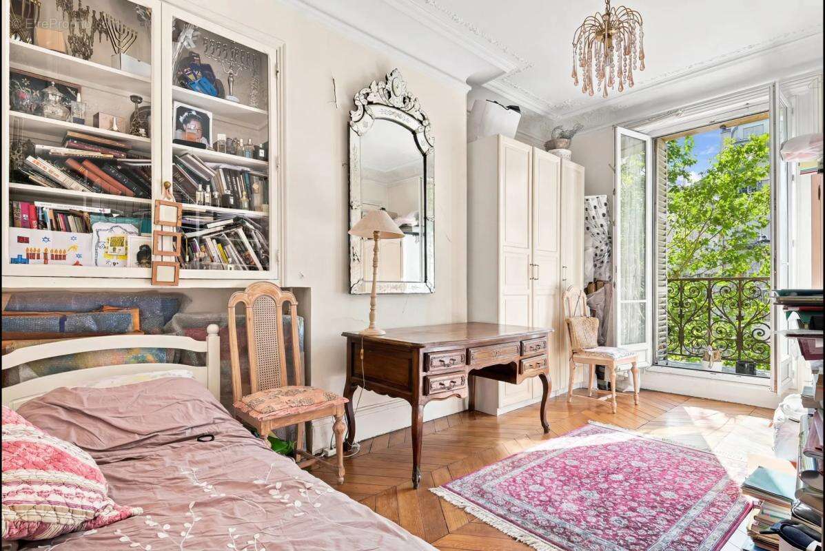 Appartement à PARIS-10E