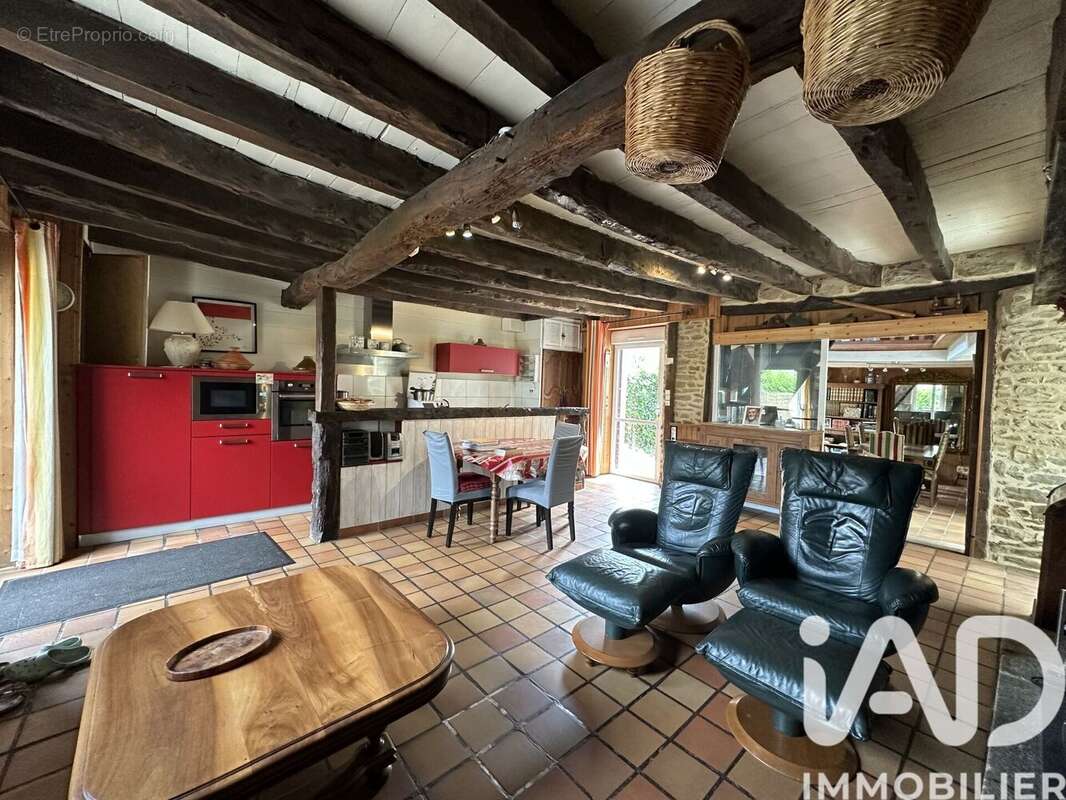 Maison 132 m² à Taupont  - photo 7