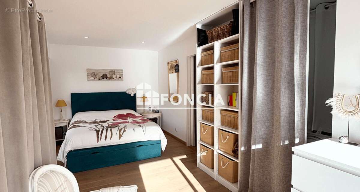 Appartement à MANDELIEU-LA-NAPOULE