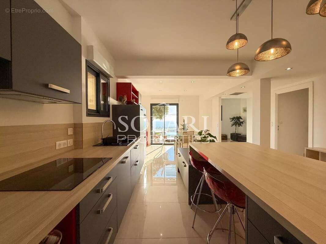 Maison à MANDELIEU-LA-NAPOULE