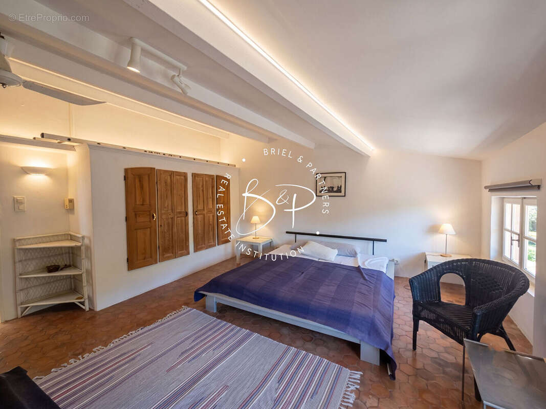 Maison de Maître d'Exception 271 m² de Charme au coeur d'Entrecasteaux avec 2 terrasses - photo 11