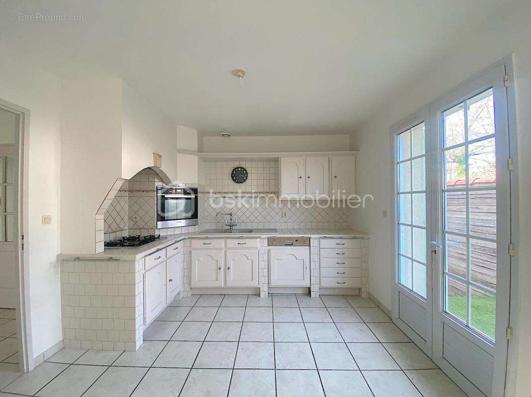 Maison à LE HAILLAN