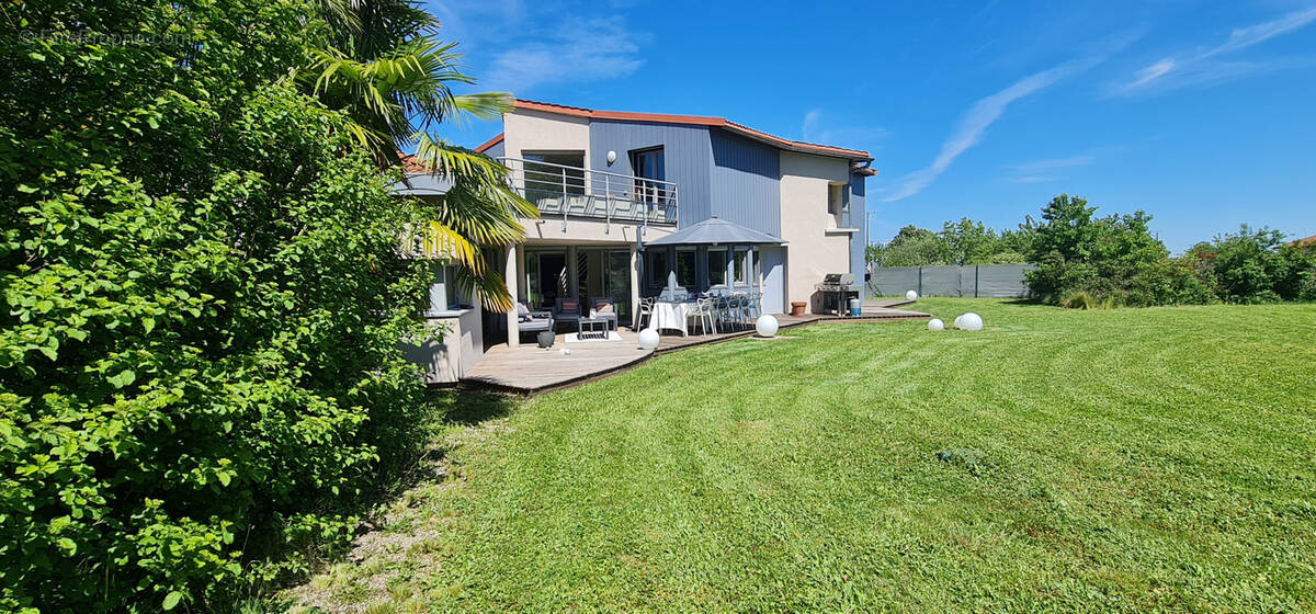 Maison à PONT-DU-CHATEAU