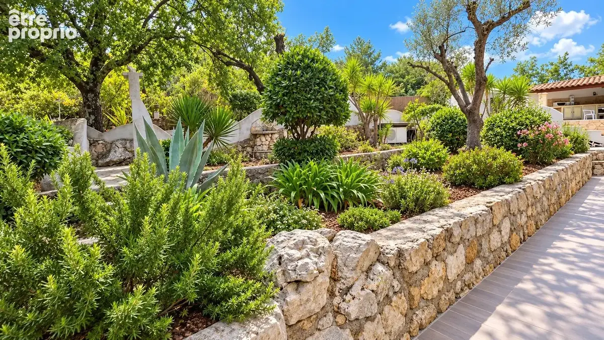 Une villa aux dimensions rares, entre village et nature - photo 7