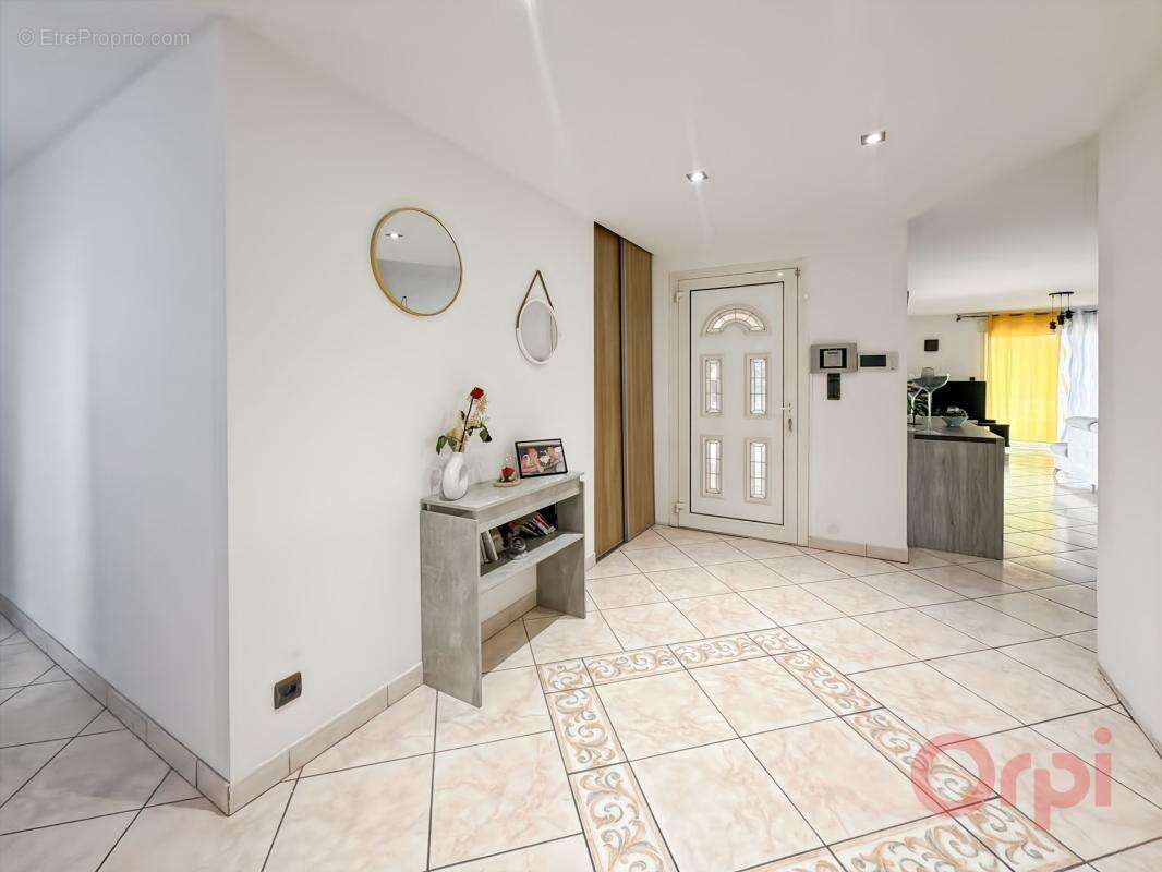 Vente villa à Marseillan avec piscine et très grand garage - photo 12