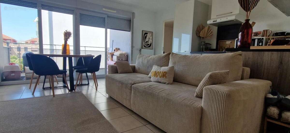 Appartement à DECINES-CHARPIEU