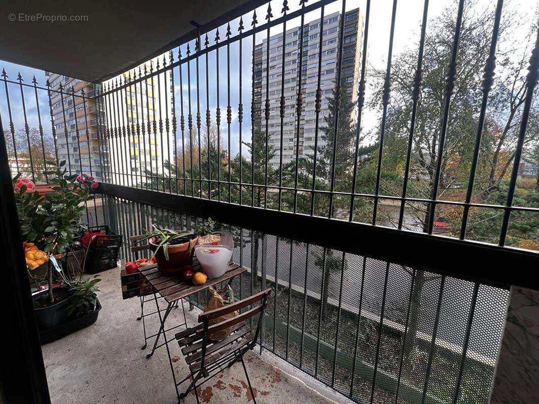 Appartement à FONTENAY-SOUS-BOIS