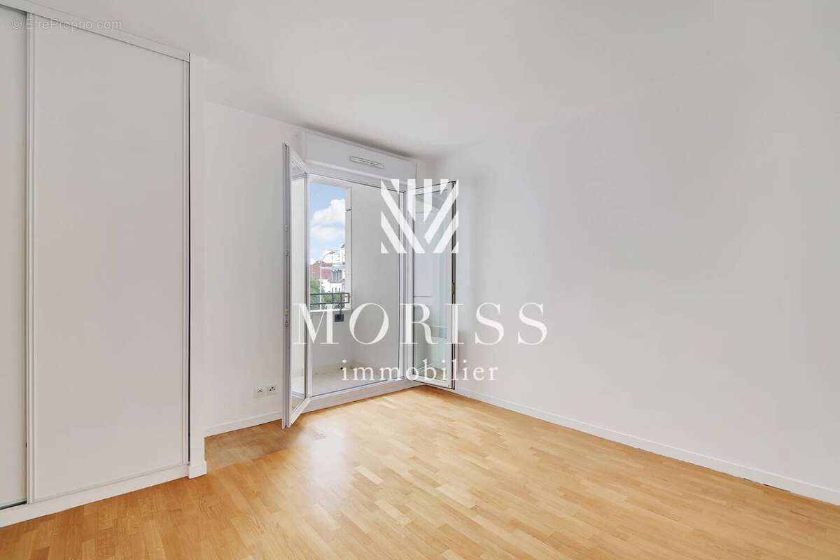 Appartement à COURBEVOIE