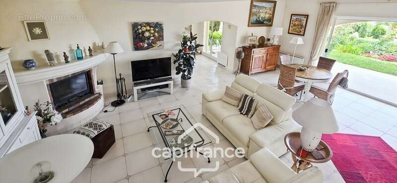 Maison à vendre 4 pièces VUE MER + Garage 55m² + Piscine SANARY SUR MER (83) - photo 18