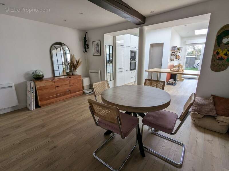 Maison à NEUVILLE-EN-FERRAIN