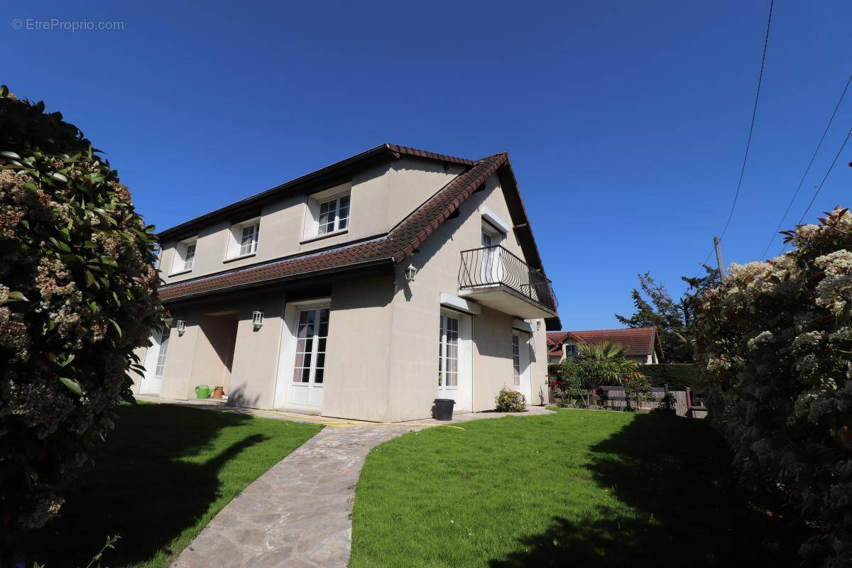Maison à CROISSY-SUR-SEINE