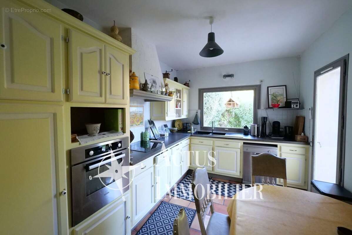 Maison à PELISSANNE