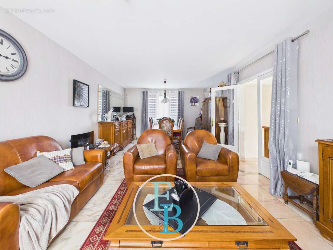 MAISON - T7 - 220m2 - photo 11