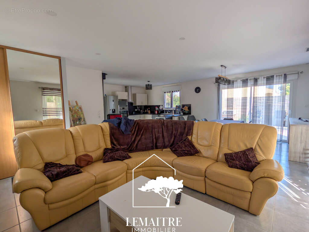 CORME-ROYAL (17600)   Pavillon individuel   106 m2   3 chambres   Garage   Terrain 471 m2 - photo 12