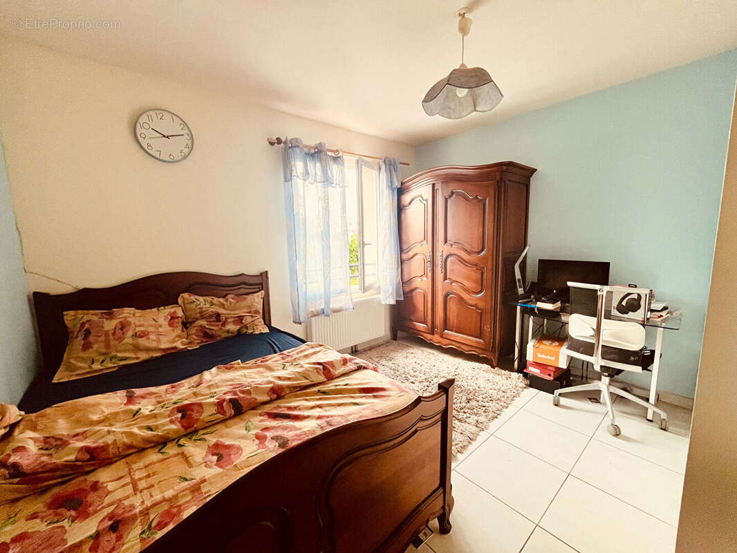 Maison à LA CHAPELLE-SAINT-MESMIN