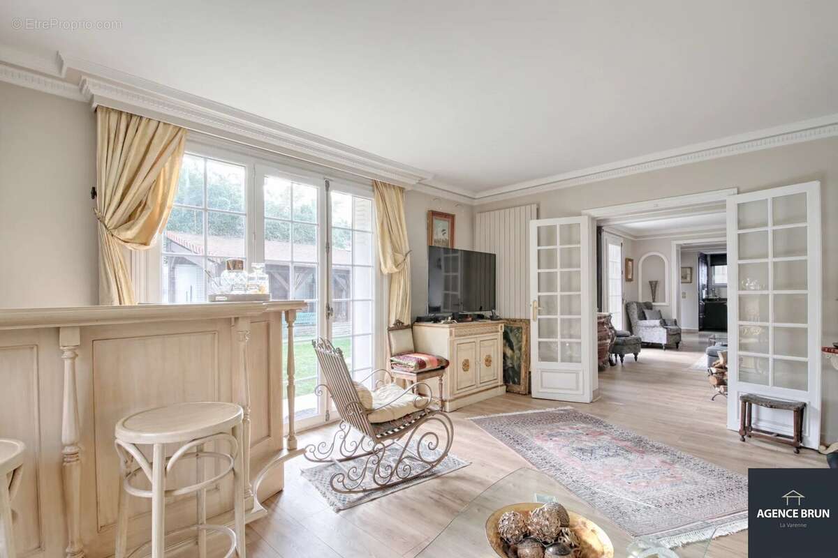 Maison à SAINT-MAUR-DES-FOSSES