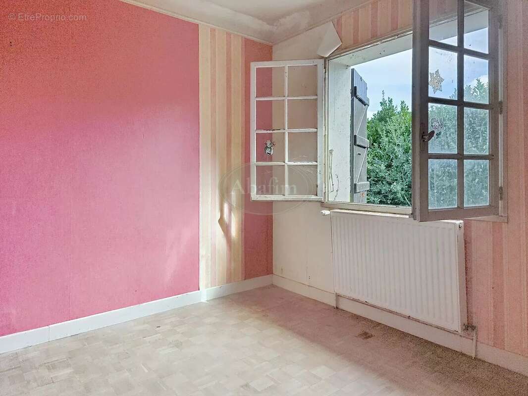 Maison à VILLECOMTAL-SUR-ARROS