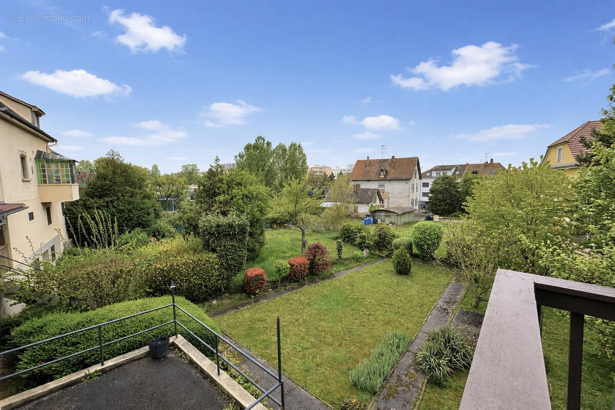 À VENDRE ! Superbe maison 7 pièces avec jardin, garages et dépendance Schiltigheim - photo 1