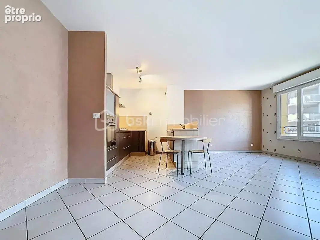 Appartement T4 de 83 m² avec terrasse – Fontaine - photo 6