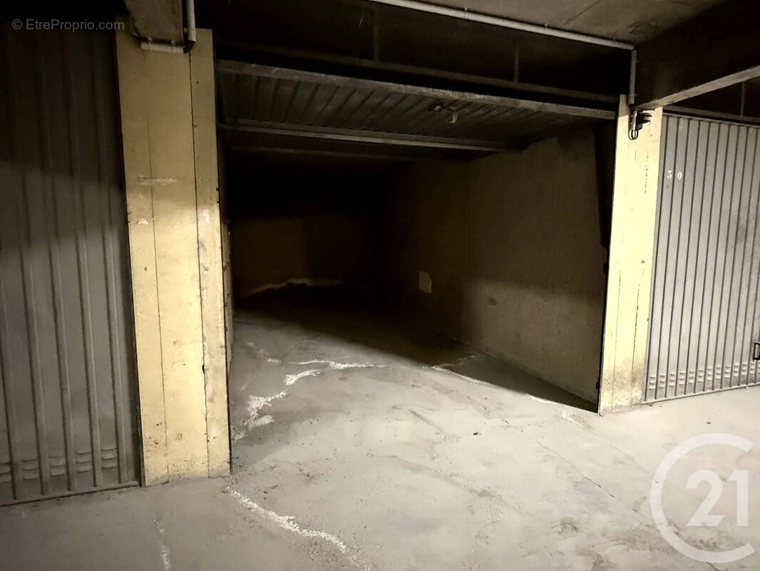 Parking à SAINT-QUENTIN