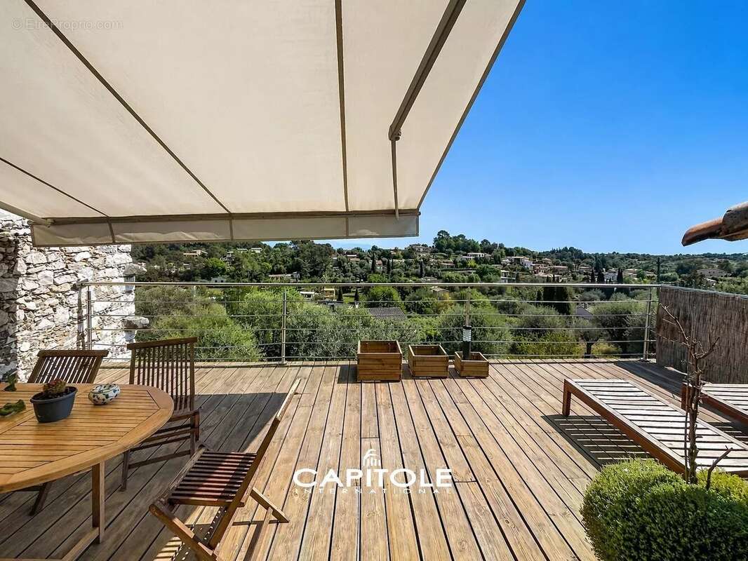 Maison à ROQUEFORT-LES-PINS