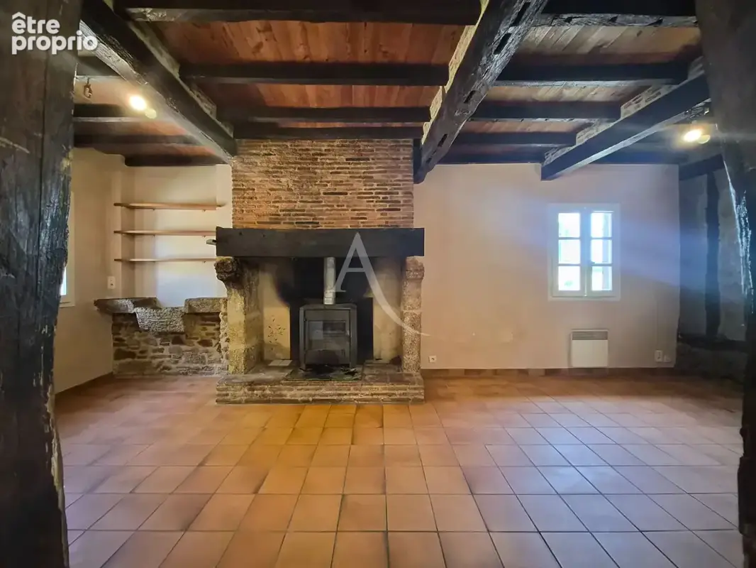 Authentique maison gasconne de plain-pied en pierre et colombages - Un bien plein de caractère à rénover. - photo 3