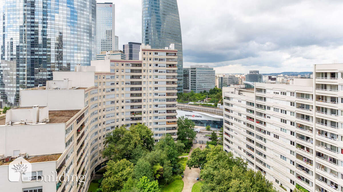 Appartement à COURBEVOIE