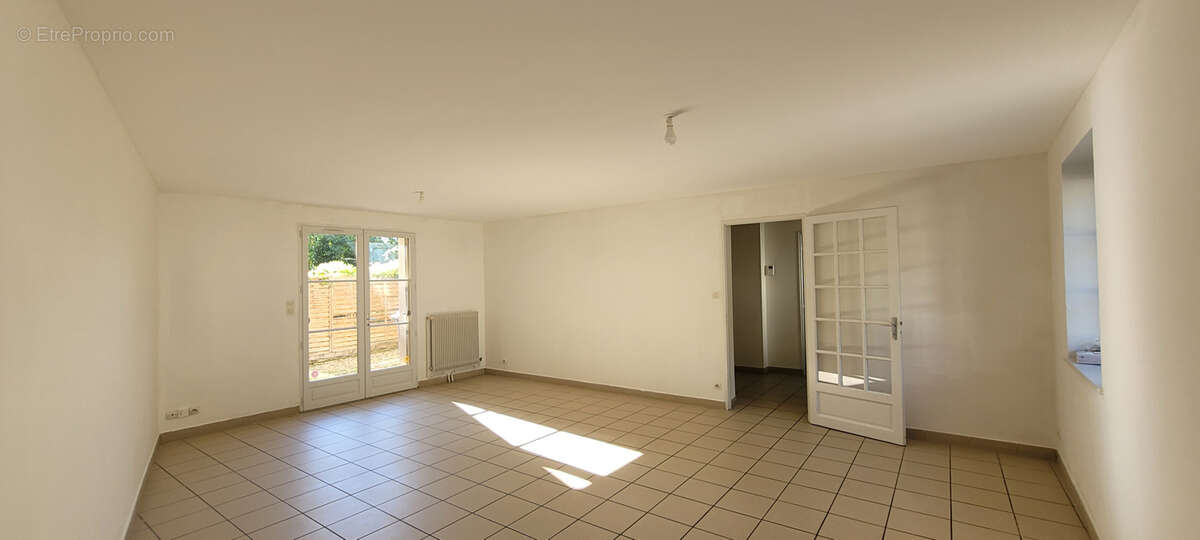 Maison à CHAMPIGNY-SUR-VEUDE