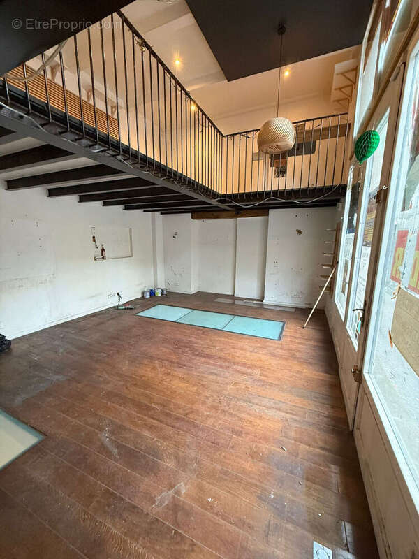 Commerce à PARIS-11E