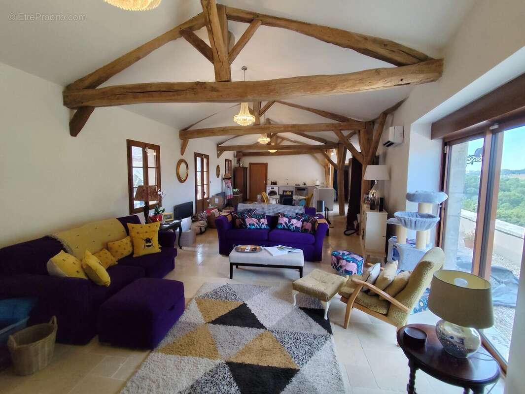 Maison à CHARROUX