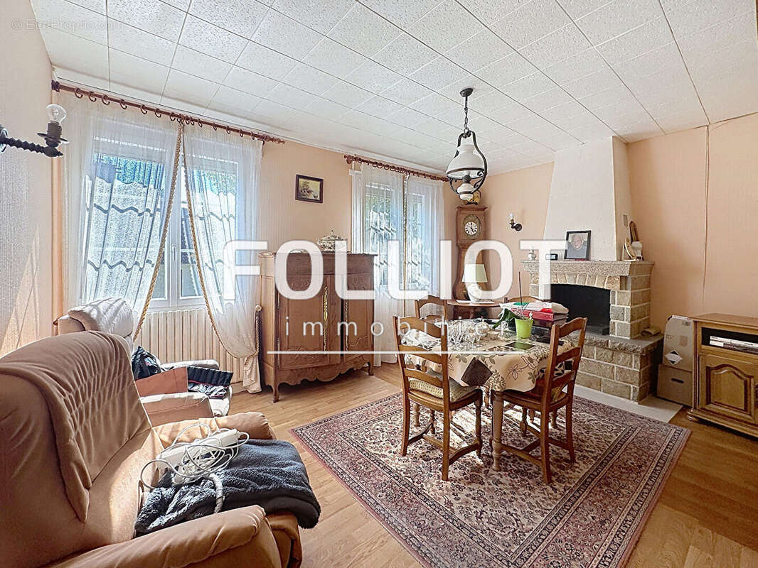 Maison à vendre à Coutances - 4 pièces, 70 m² avec jardin et garage - photo 2