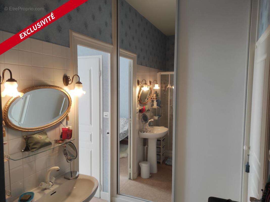 Maison à SAINT-JEAN-D'ANGELY