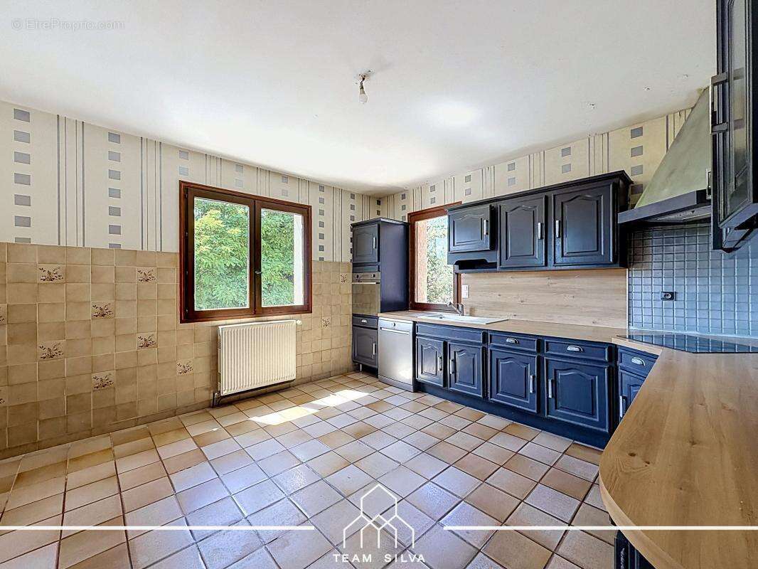 Maison 220 m² à Ternay  - photo 6