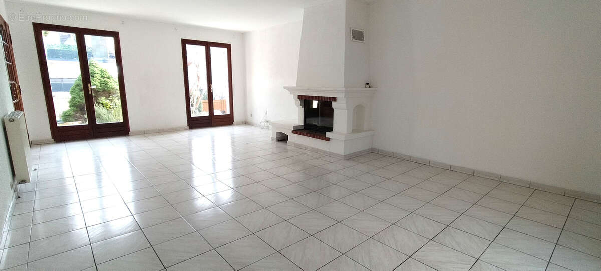 Maison à LA VILLE-DU-BOIS