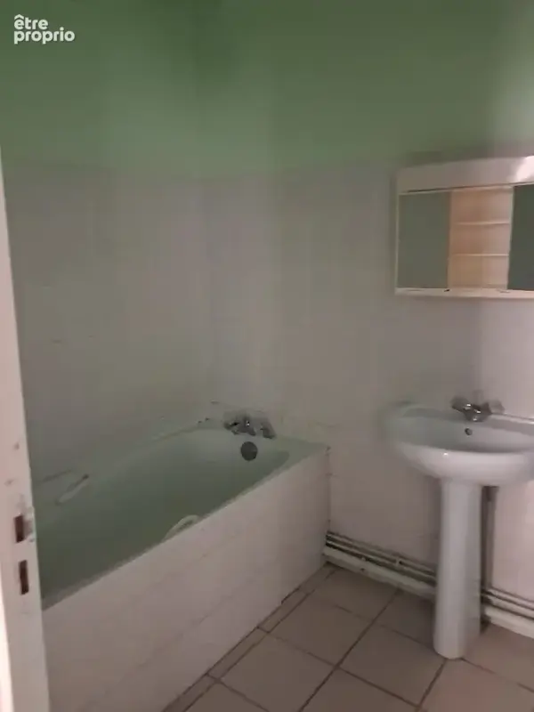 Vichy, proche hôtel de ville, maison de 113 m2 à rénover ou à  transformer en plusieurs appartements - photo 9