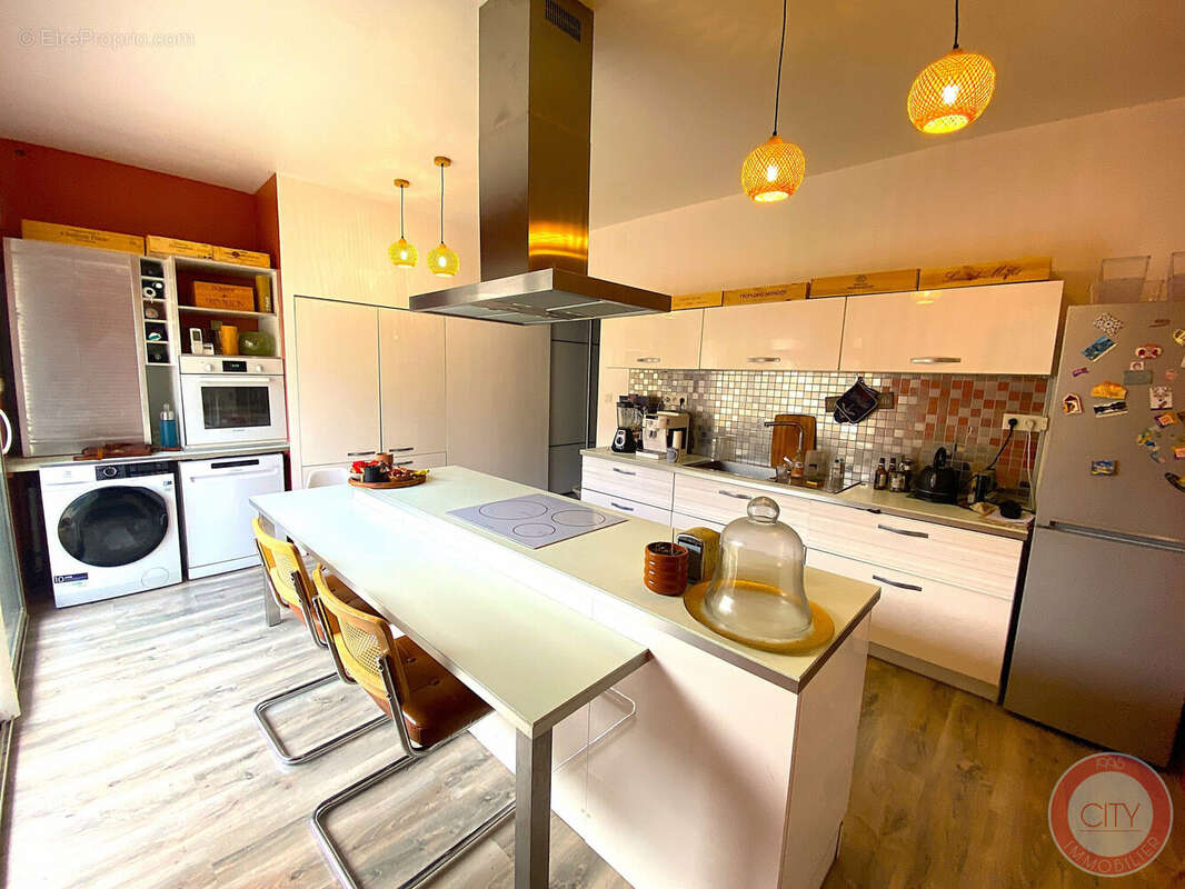 CUISINE INDEPENDANTE EQUIPEE - Appartement à BORDEAUX
