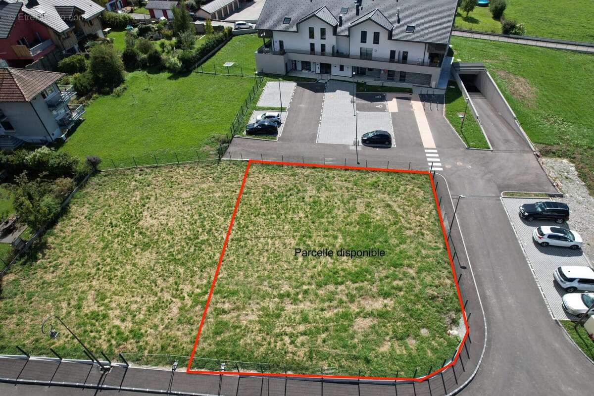 Terrain à VIUZ-EN-SALLAZ