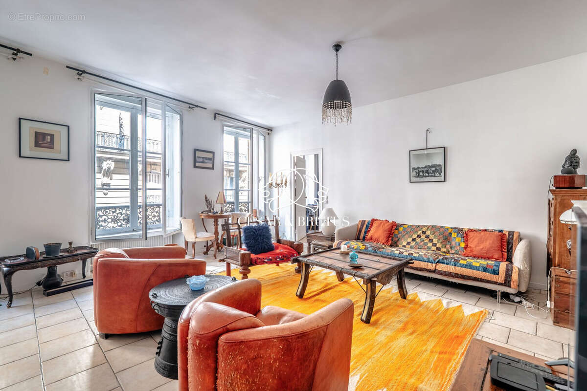 Appartement à PARIS-8E