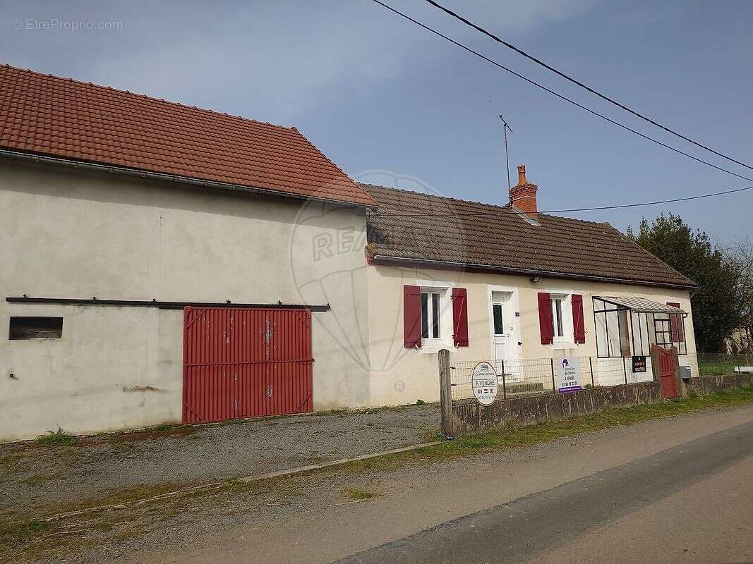 Maison à SAVIGNY-POIL-FOL