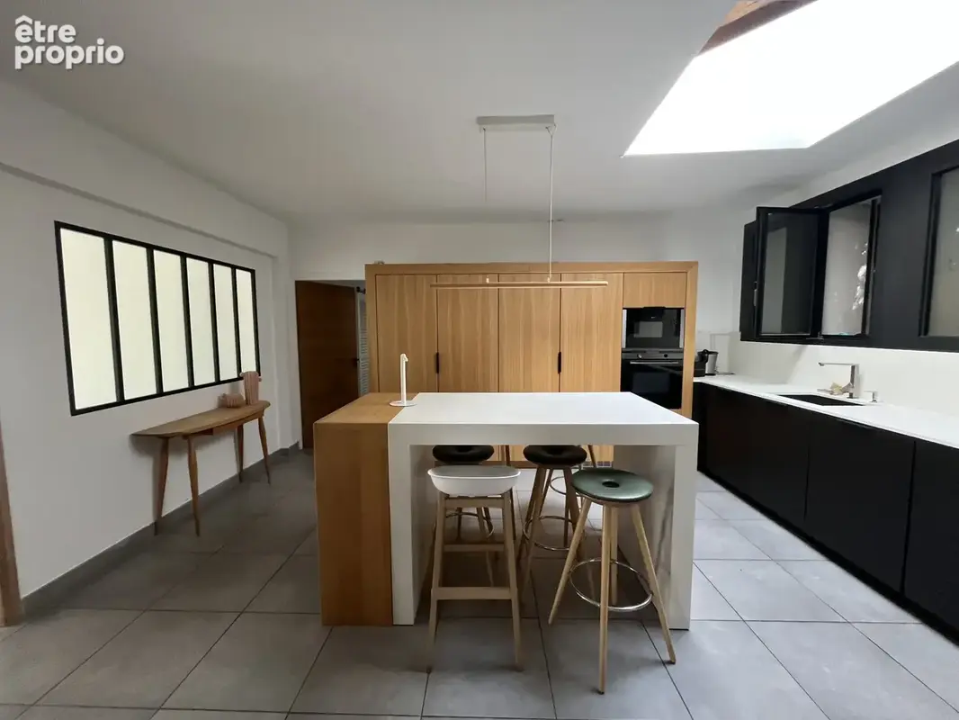 NIMES TOUR MAGNE Villa de 155 m2 avec piscine et studio de 35 m2 - photo 8