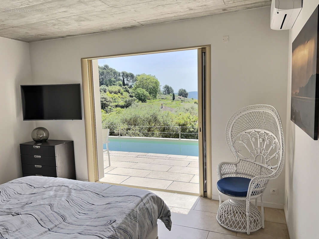 Maison à SOLLIES-PONT