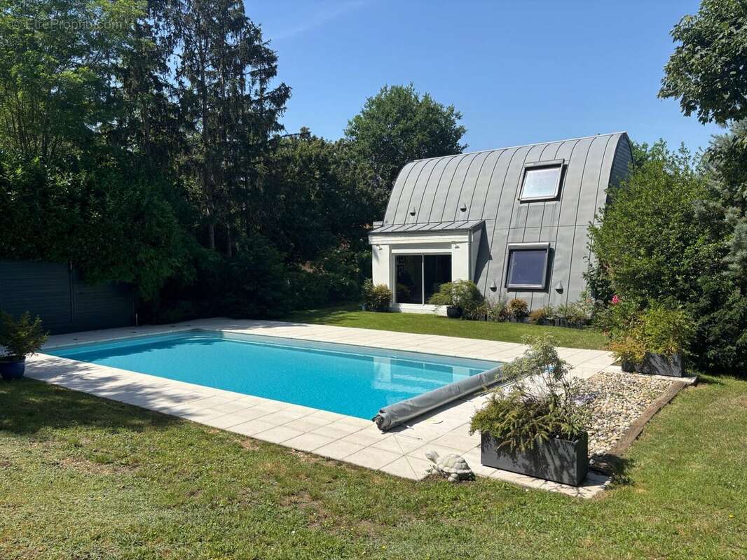 Maison à SAINTRY-SUR-SEINE