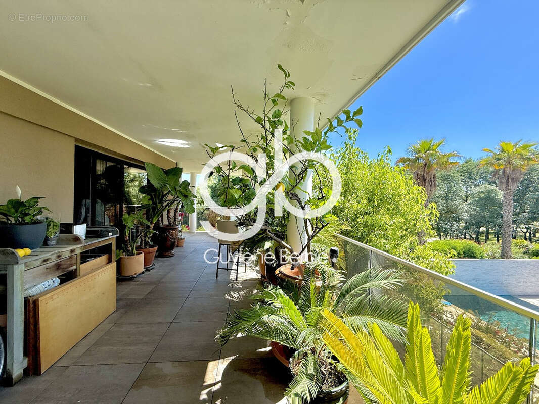 Appartement à LATTES