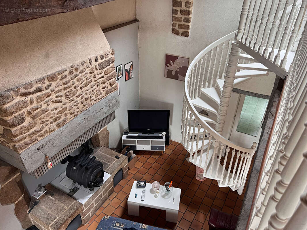Maison à SAINT-DENIS-DE-GASTINES