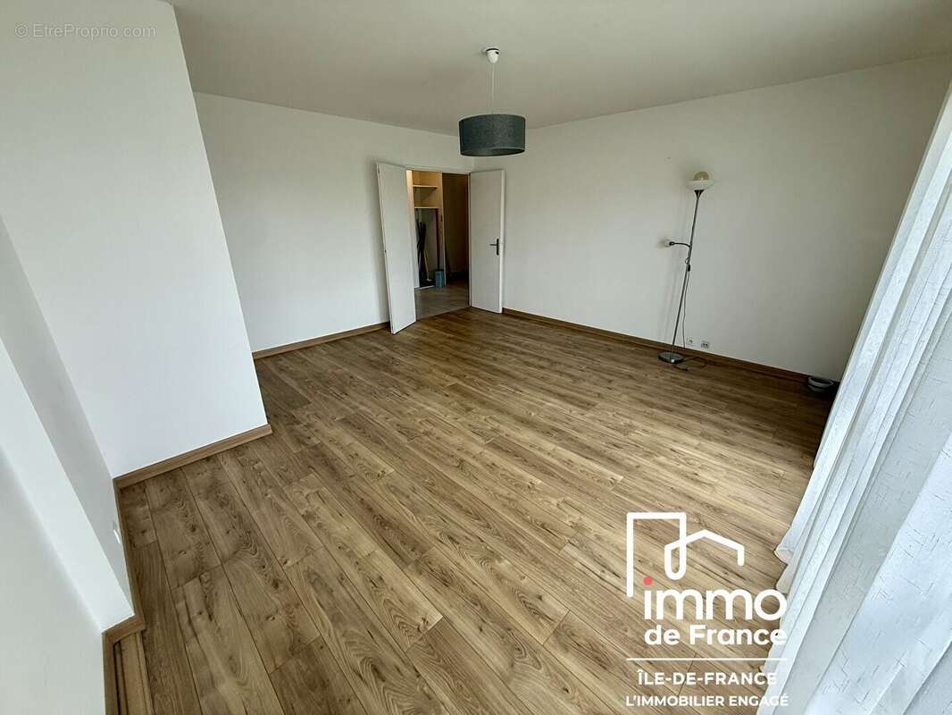 Appartement à SACLAS