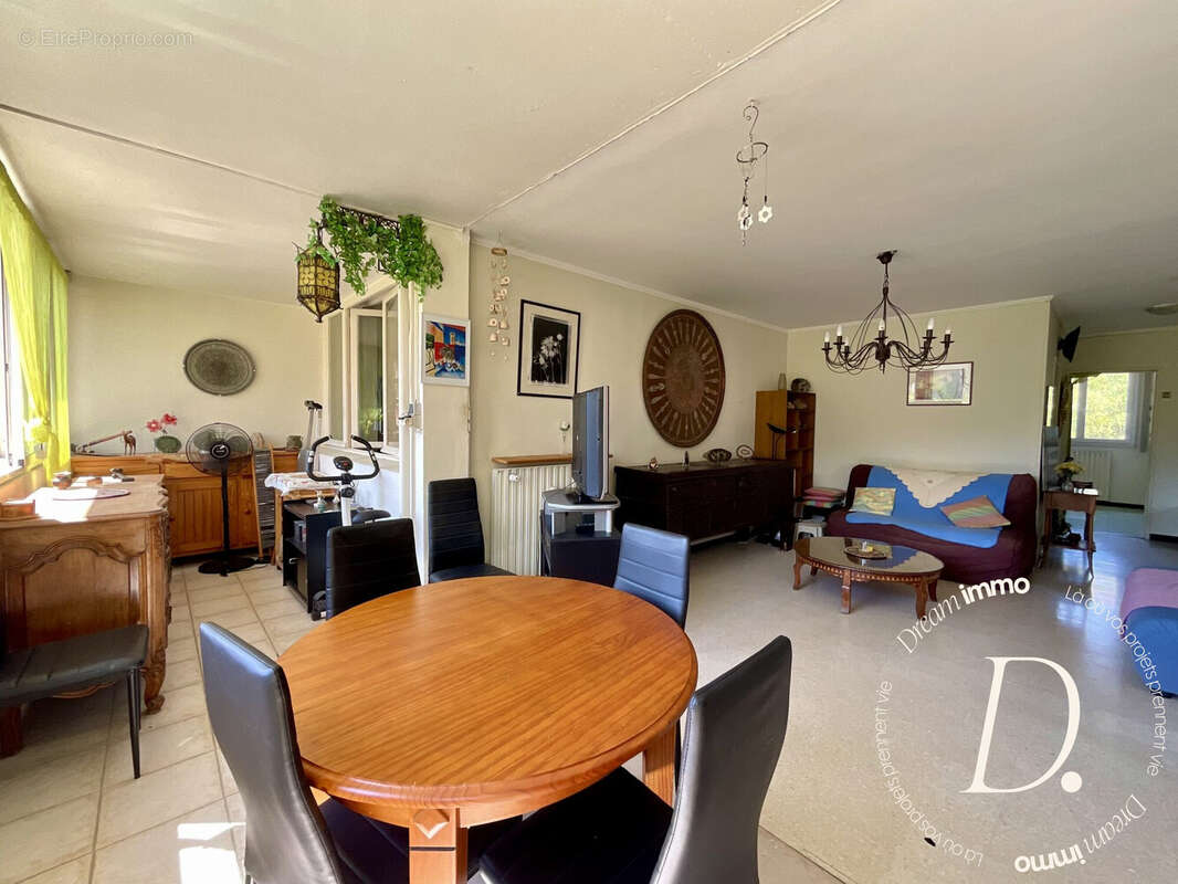 Appartement à HYERES